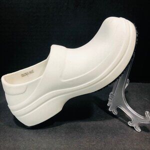 CROCS‎ White Work Shoes Women's 8 Nurse Food Industry Non Slip
